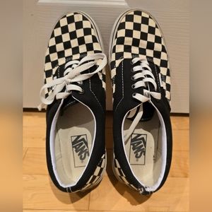 Vans Unisex checkerboard sneaker US9.5 (Women)